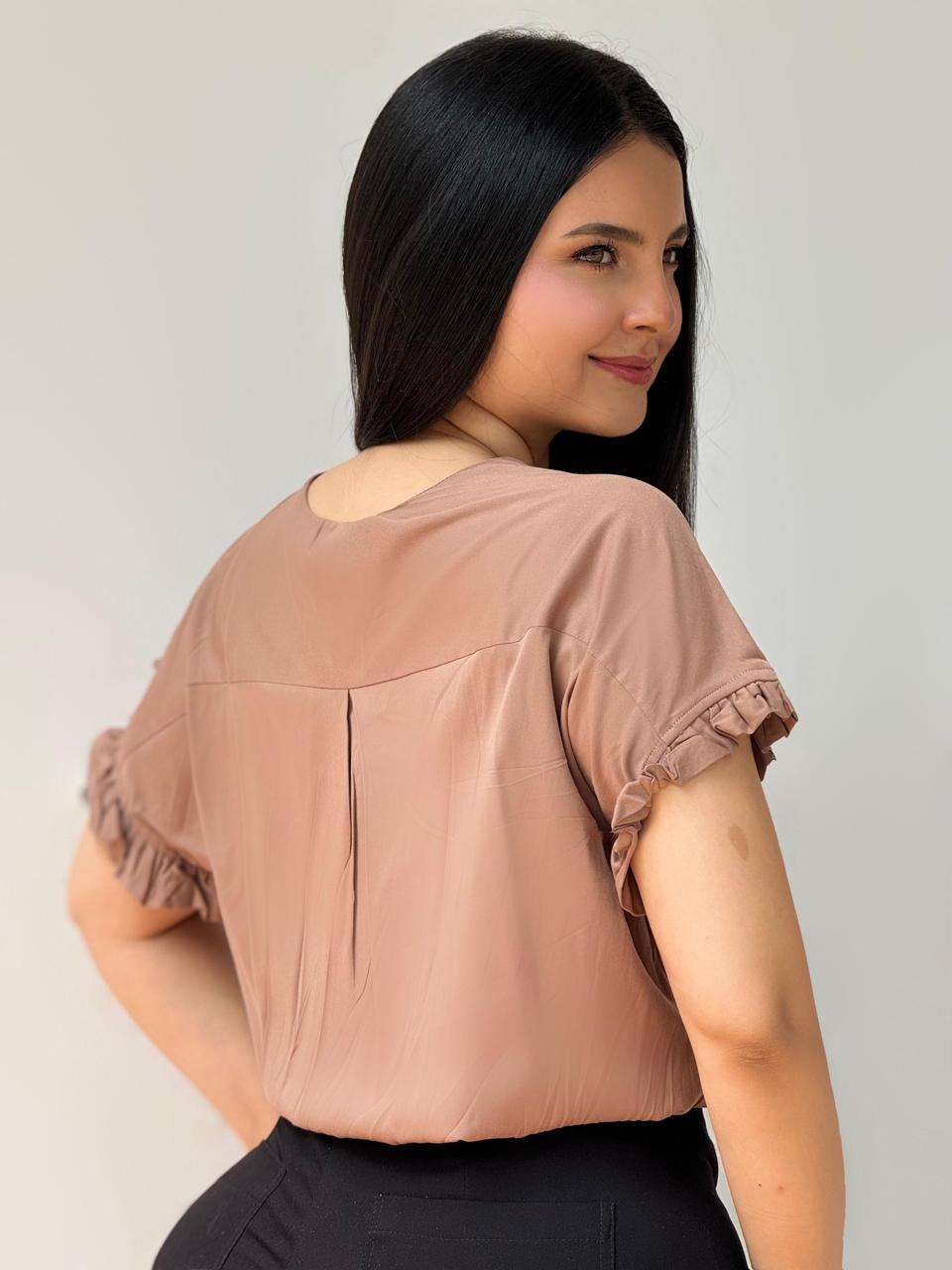 BLUSA CON DETALLE EN MANGAS 883R