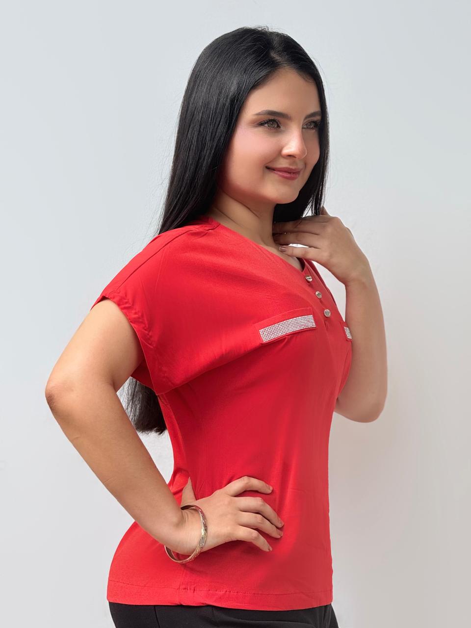 BLUSA CON PIEDRERÍA 915