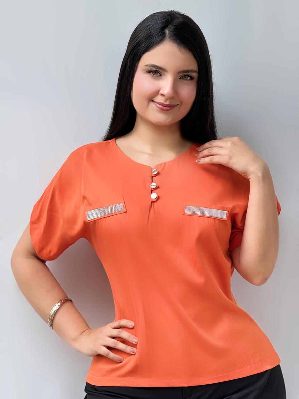 BLUSA CON PIEDRERÍA 915