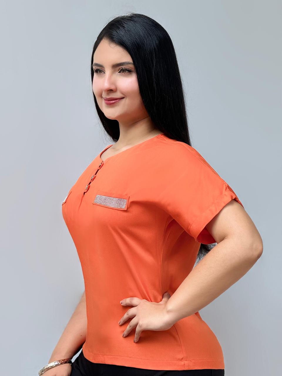 BLUSA CON PIEDRERÍA 915